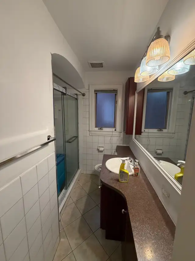 ROOM FOR RENT MIDTOWN TORONTO AVAILABLE IMMEDIATELLY - Photo 5