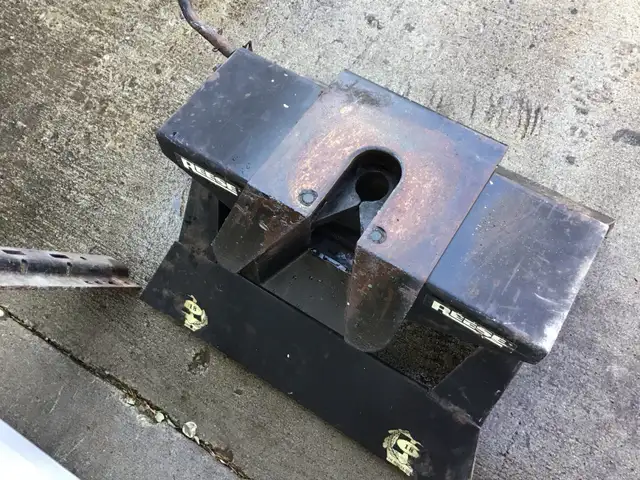 REESE 5 th Wheel Hitch - Photo 2