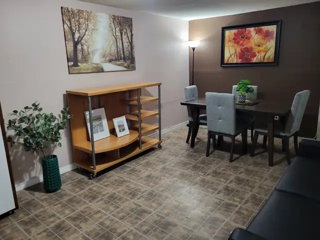 ✨ Spacious Furnished Bedroom for Rent in Prime Mississauga - Photo 3