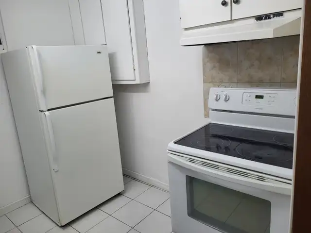 ✨ Spacious Furnished Bedroom for Rent in Prime Mississauga - Photo 5