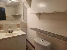 ✨ Spacious Furnished Bedroom for Rent in Prime Mississauga - Photo 7