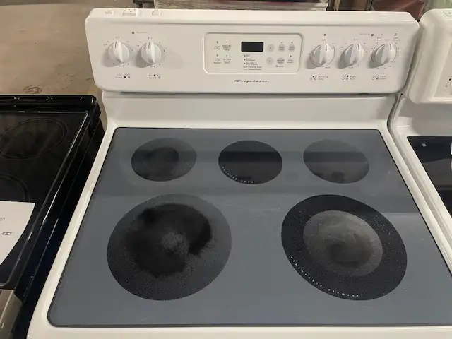 Cuisinière blanche vitrocéramique Frigidaire - Photo 2