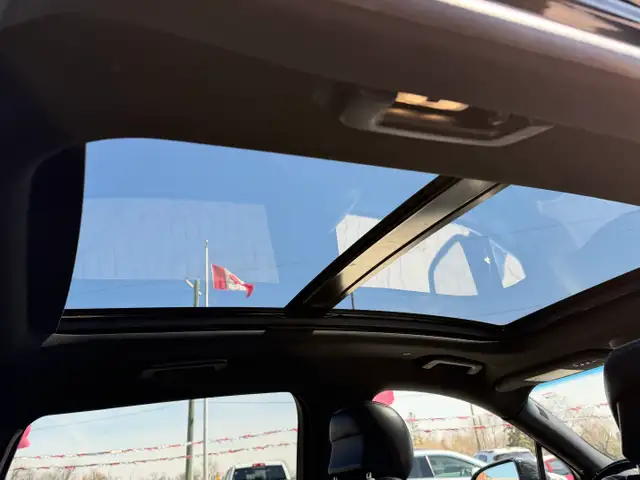 2016 Lincoln MKX Reserve AWD 1 OWNER/MUST BE SEEN! - Photo 16