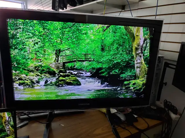 Télé Samsung de 32'' avec télécommande