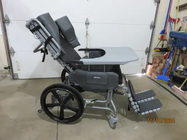 Wheelchair - Photo 5
