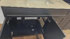 Floor model 24' vanity with countertop - Photo 2