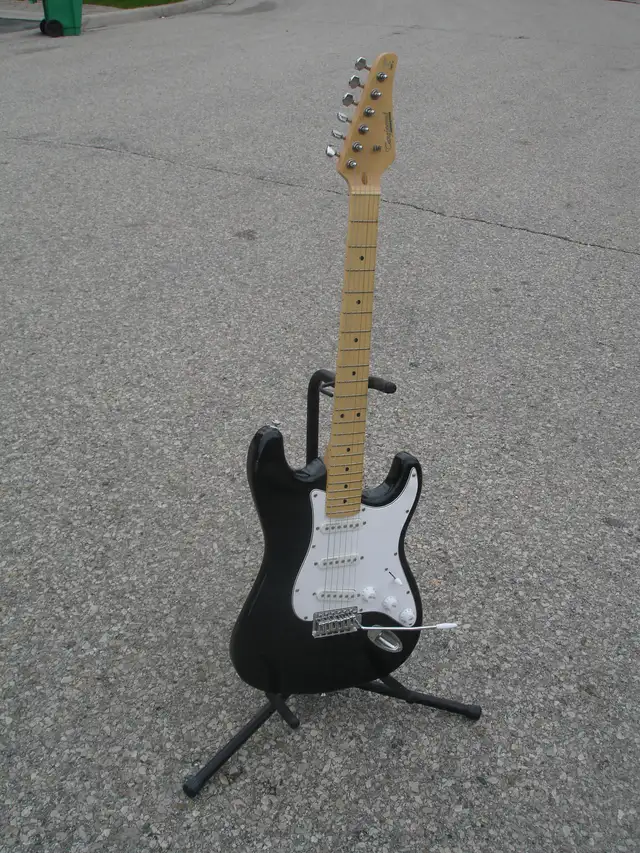 SELLING A TANGLEWOOD DISCOVERY DBT 6 ELECTIC GUITAR WITH STAND! - Photo 3