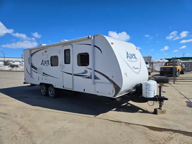 2014 Coachman Apex 23 Ft T/A Travel Trailer 235BHS - Photo 2