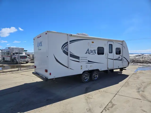 2014 Coachman Apex 23 Ft T/A Travel Trailer 235BHS - Photo 3