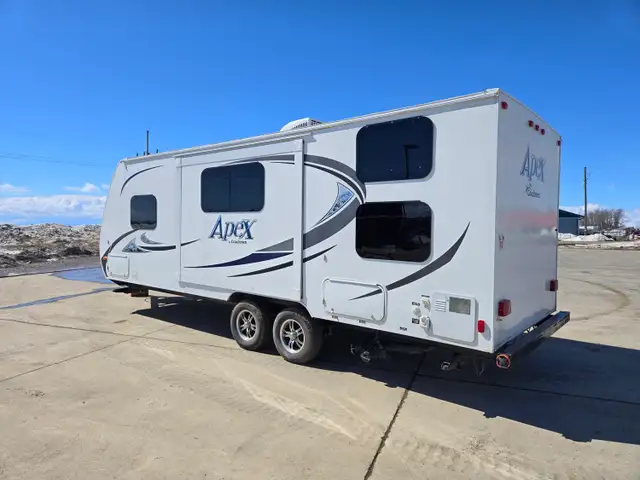 2014 Coachman Apex 23 Ft T/A Travel Trailer 235BHS - Photo 4