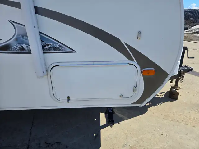 2014 Coachman Apex 23 Ft T/A Travel Trailer 235BHS - Photo 15