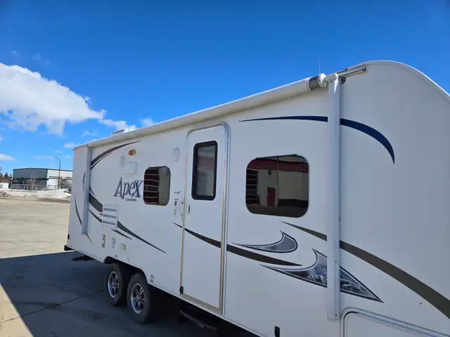 2014 Coachman Apex 23 Ft T/A Travel Trailer 235BHS - Photo 16