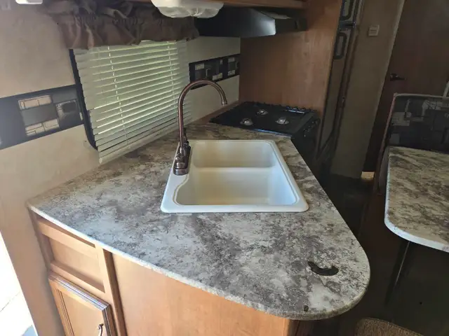 2014 Coachman Apex 23 Ft T/A Travel Trailer 235BHS - Photo 24
