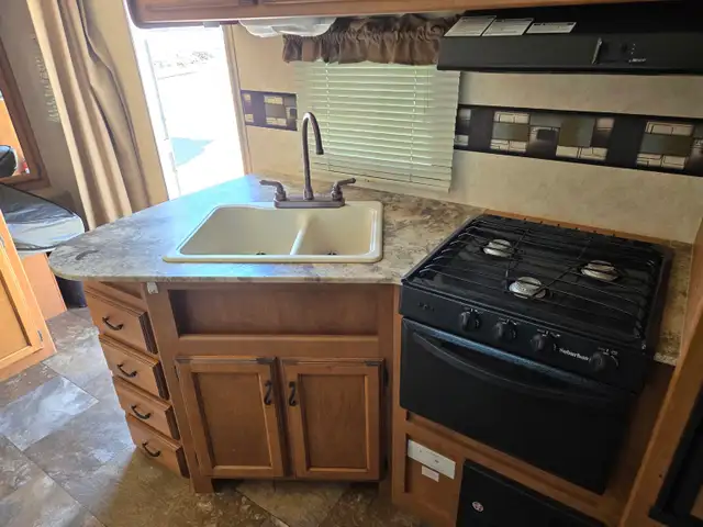 2014 Coachman Apex 23 Ft T/A Travel Trailer 235BHS - Photo 27