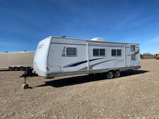 2002 Thor A30R 30 Ft T/A Travel Trailer Aerostar