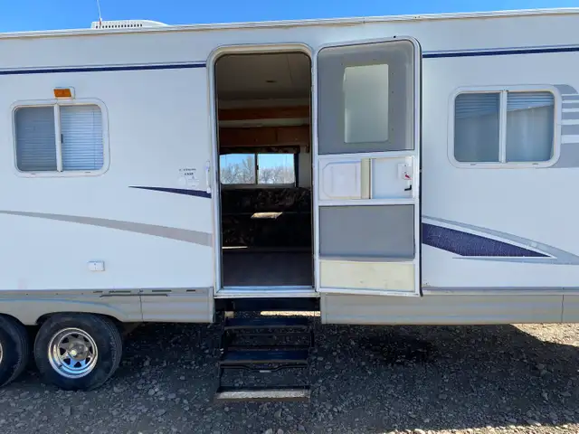 2002 Thor A30R 30 Ft T/A Travel Trailer Aerostar - Photo 9