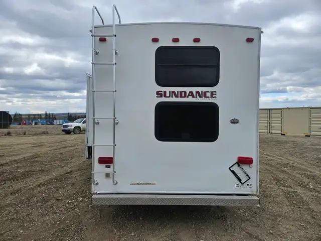 2009 Heartland 3300RC 33 Ft T/A Toy Hauler Fifth Wheel Sundance - Photo 7