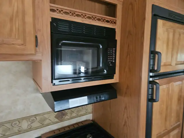 2009 Heartland 3300RC 33 Ft T/A Toy Hauler Fifth Wheel Sundance - Photo 14