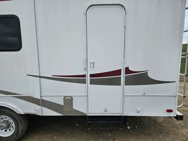 2009 Heartland 3300RC 33 Ft T/A Toy Hauler Fifth Wheel Sundance - Photo 30