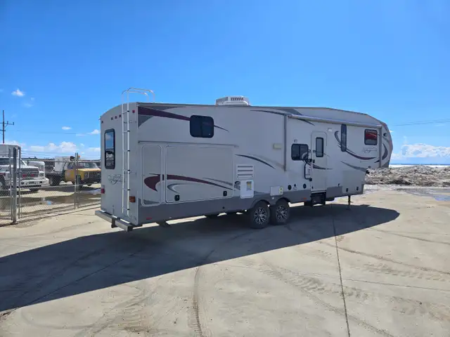 2012 Graystone 33 Ft T/A 5TH Wheel Travel Trailer 33CK - Photo 3