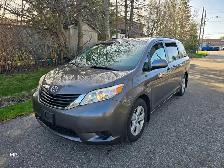 2012 Toyota Sienna LE 8-Pass P. Sliding doors , Bluetooth, Rever - Photo 2