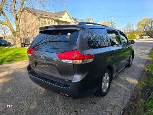2012 Toyota Sienna LE 8-Pass P. Sliding doors , Bluetooth, Rever - Photo 5