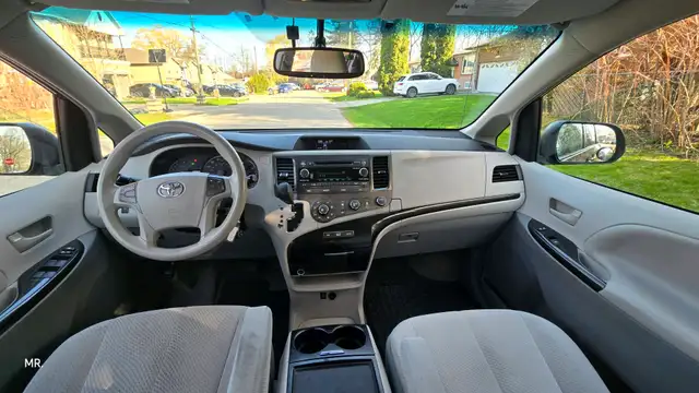 2012 Toyota Sienna LE 8-Pass P. Sliding doors , Bluetooth, Rever - Photo 13