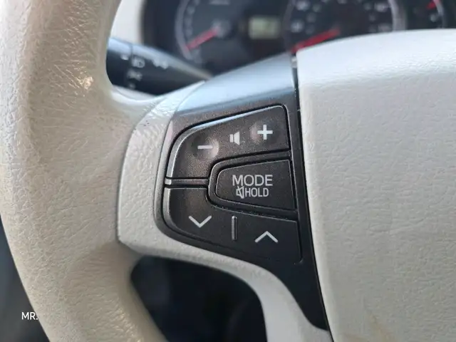 2012 Toyota Sienna LE 8-Pass P. Sliding doors , Bluetooth, Rever - Photo 19