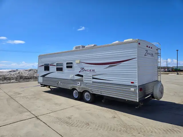 2010 Zinger 27Ft T/A Travel Trailer - Photo 4