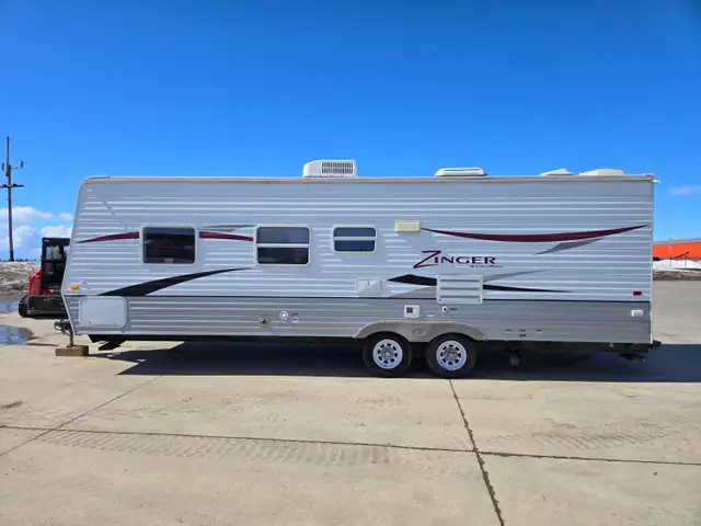2010 Zinger 27Ft T/A Travel Trailer - Photo 8