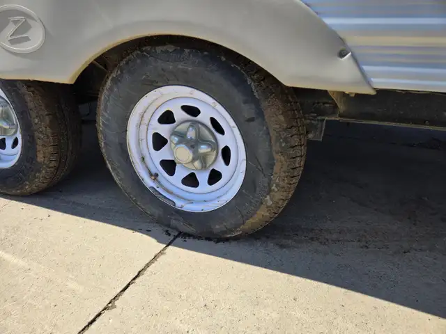 2010 Zinger 27Ft T/A Travel Trailer - Photo 10