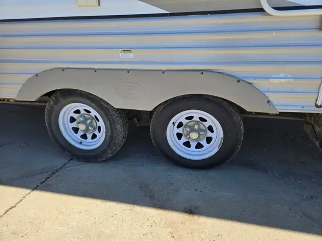 2010 Zinger 27Ft T/A Travel Trailer - Photo 17