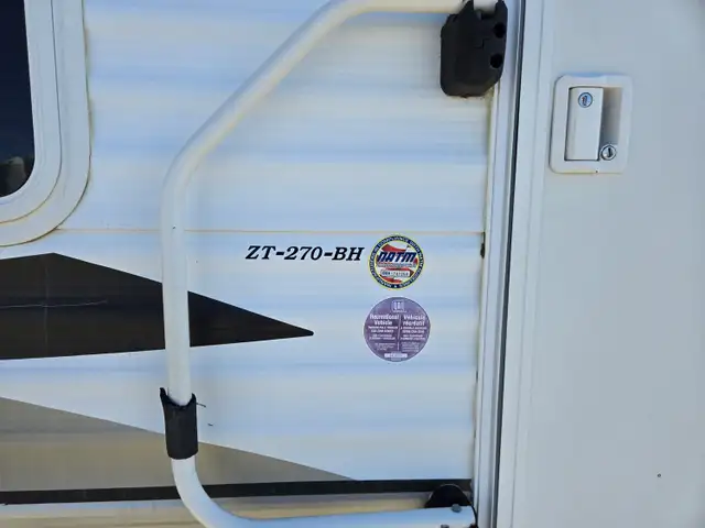 2010 Zinger 27Ft T/A Travel Trailer - Photo 19