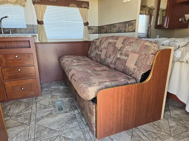 2010 Zinger 27Ft T/A Travel Trailer - Photo 20