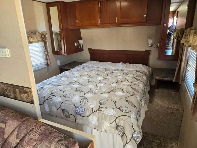 2010 Zinger 27Ft T/A Travel Trailer - Photo 21