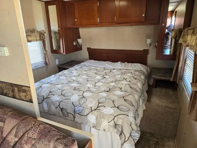 2010 Zinger 27Ft T/A Travel Trailer - Photo 22