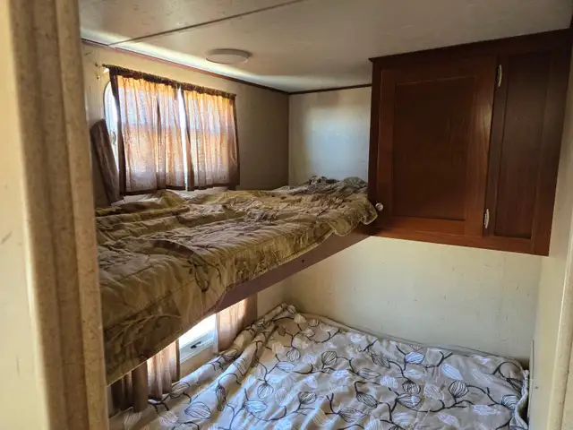 2010 Zinger 27Ft T/A Travel Trailer - Photo 26