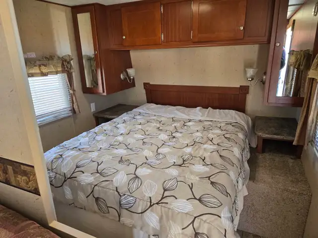 2010 Zinger 27Ft T/A Travel Trailer - Photo 32