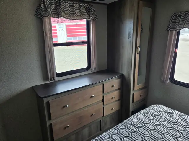 2018 Sprinter 29 Ft T/A Travel Trailer 29FK - Photo 24