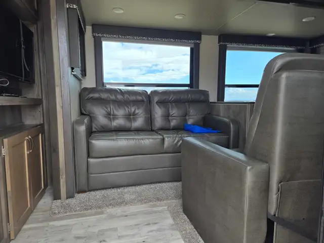 2018 Sprinter 29 Ft T/A Travel Trailer 29FK - Photo 27