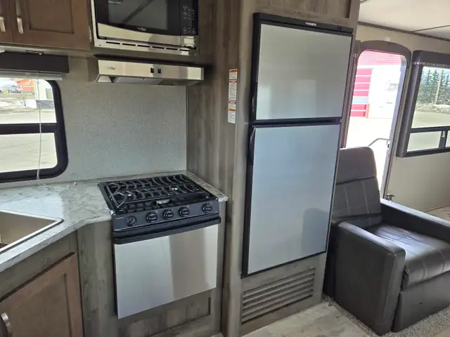 2018 Sprinter 29 Ft T/A Travel Trailer 29FK - Photo 30