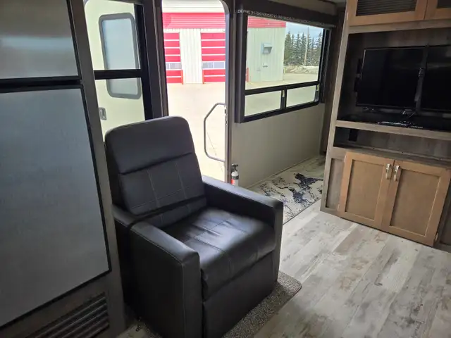 2018 Sprinter 29 Ft T/A Travel Trailer 29FK - Photo 32