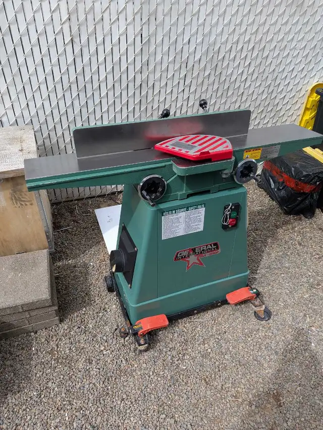 Dégauchisseuse 6' General International – Modèle 80-050