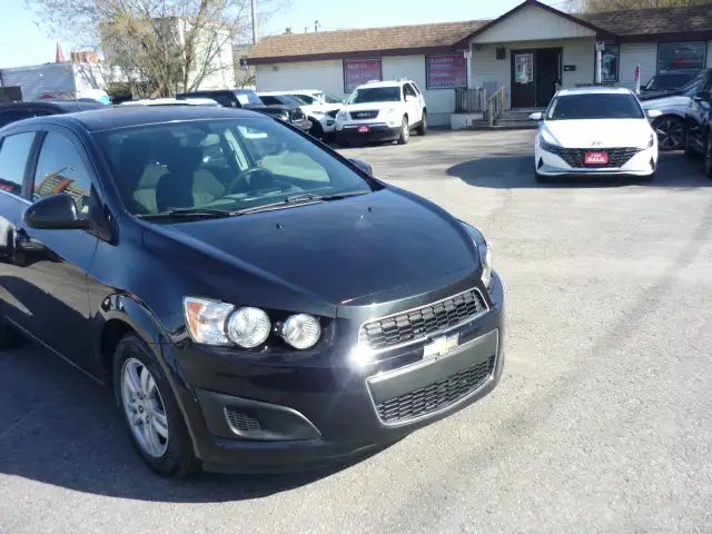 2015 Chevrolet Sonic LT - Photo 2