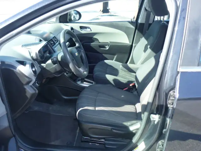 2015 Chevrolet Sonic LT - Photo 6