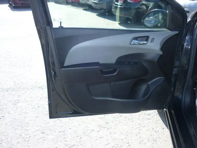 2015 Chevrolet Sonic LT - Photo 7