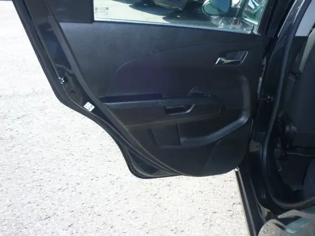 2015 Chevrolet Sonic LT - Photo 9