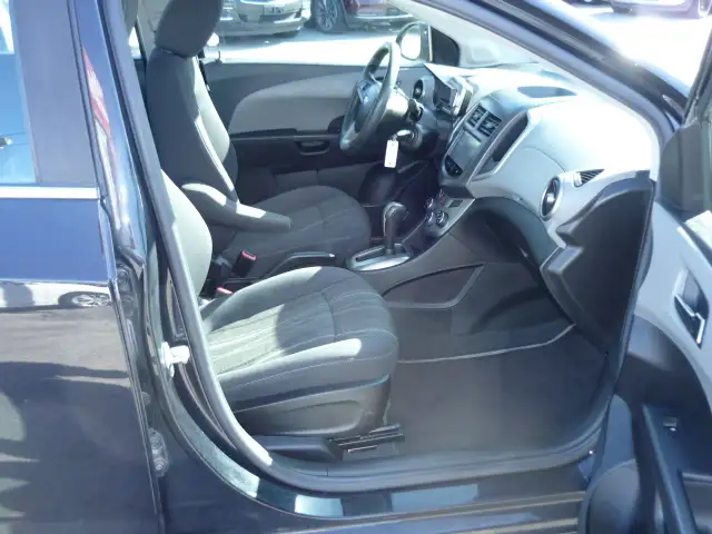 2015 Chevrolet Sonic LT - Photo 10