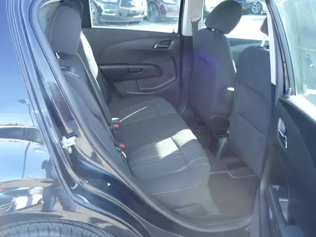 2015 Chevrolet Sonic LT - Photo 12