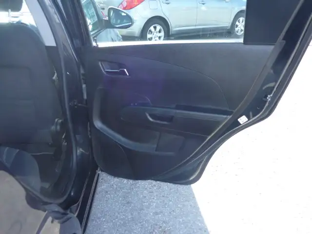 2015 Chevrolet Sonic LT - Photo 13